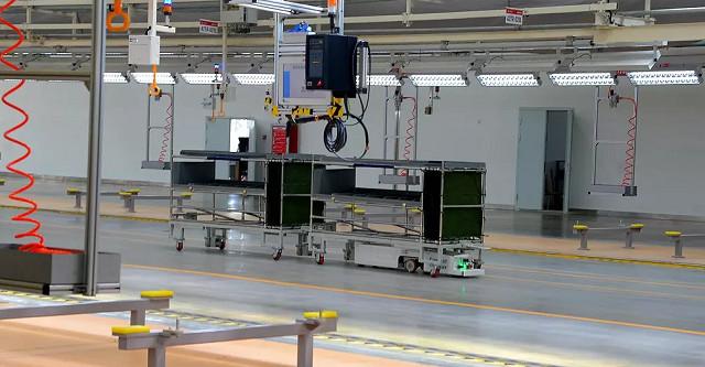 国产新秀崛起 北京技术赋能，奔驰工厂与科技让吉利沃尔沃都感到压力